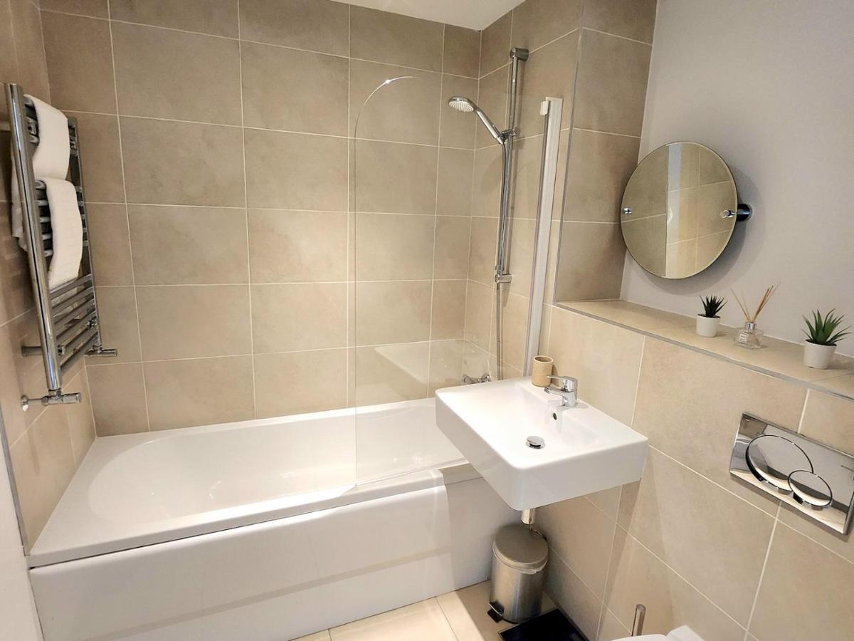 Pass The Keys Stunning Penthouse With Balcony Sunset Views Lägenhet Belfast Exteriör bild
